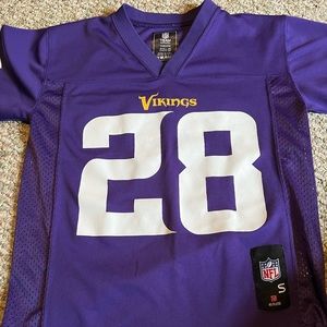 Youth Vikings Jersey size small 8. #28 Peterson
